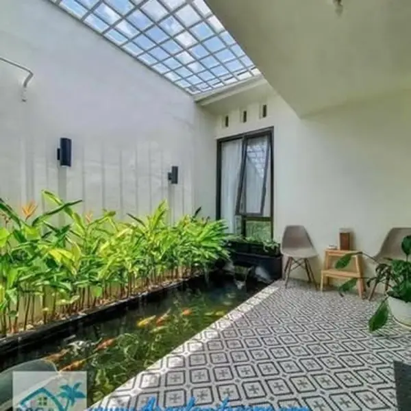 Taman – Courtyard dengan skylight